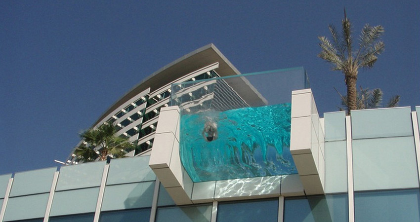 ساخت استخر شیشه ای؛ طراحی و اجرای انواع استخر شیشه ای توسط برترین طراحان ایرانی