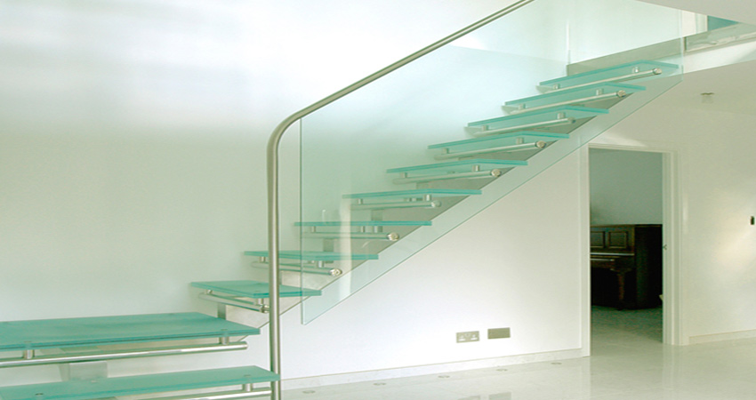 ویژگی های پله شیشه ای دوبلکس با کیفیت چیست؟