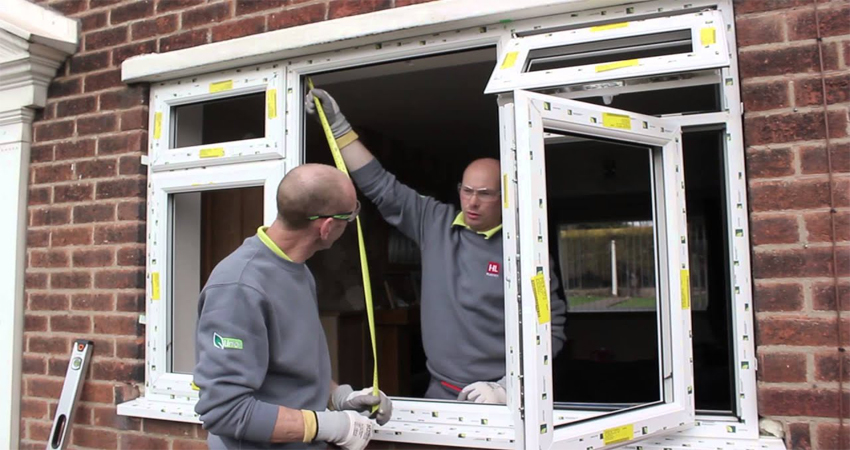 تعویض شیشه دوجداره پنجره upvc